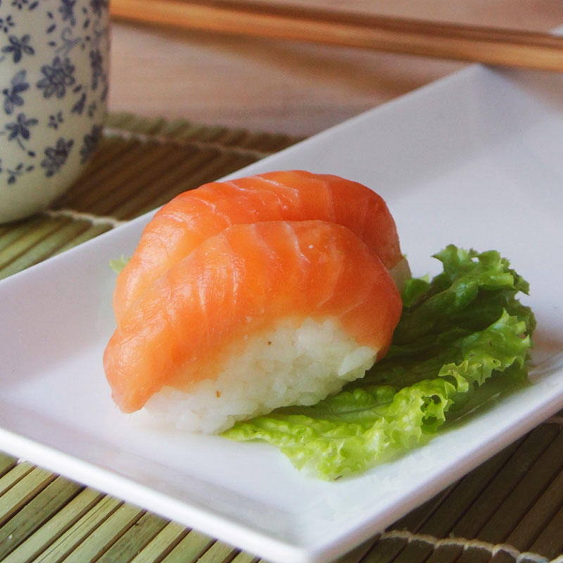 NIGIRI SALMON